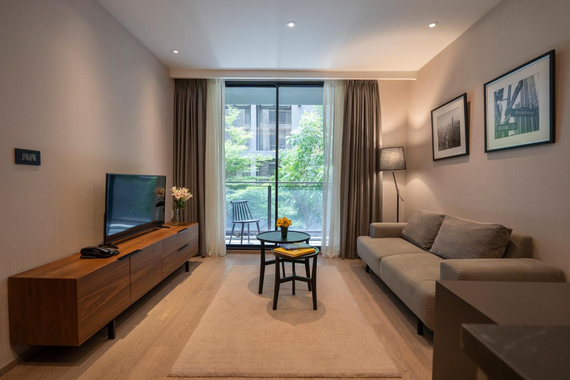 Walton Suites Sukhumvit Бангкок Номер фото