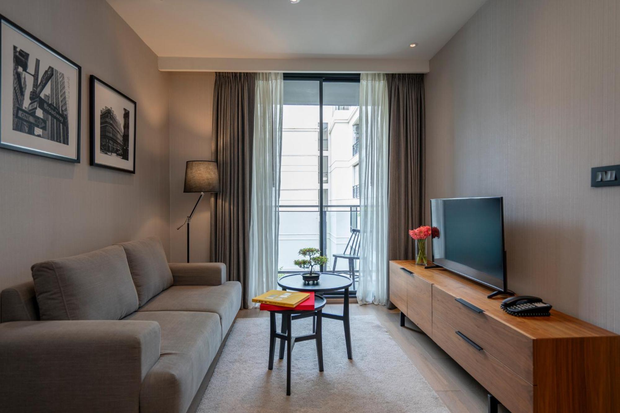 Walton Suites Sukhumvit Бангкок Экстерьер фото