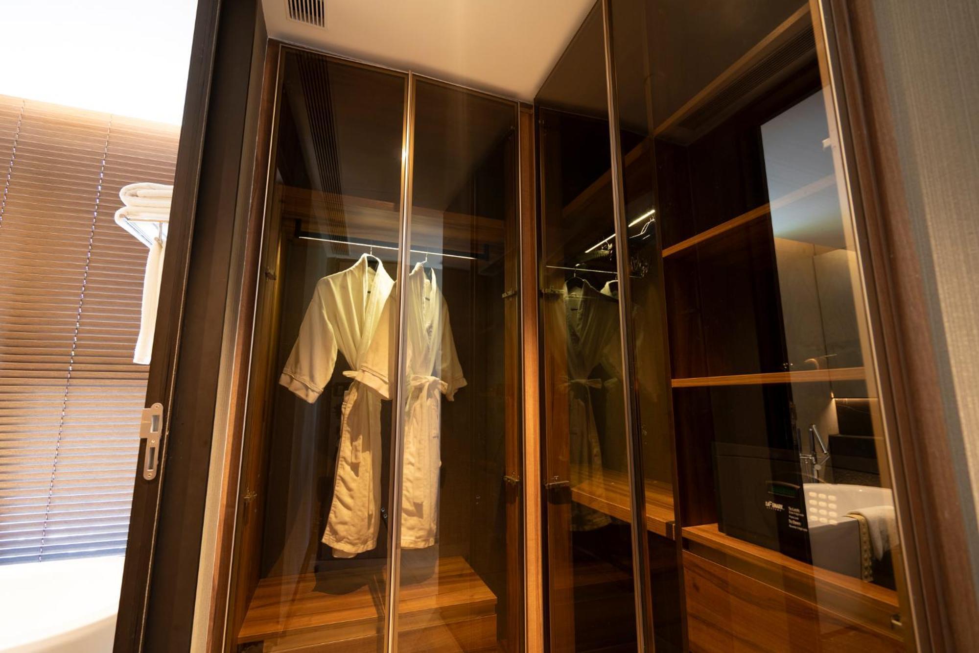 Walton Suites Sukhumvit Бангкок Экстерьер фото