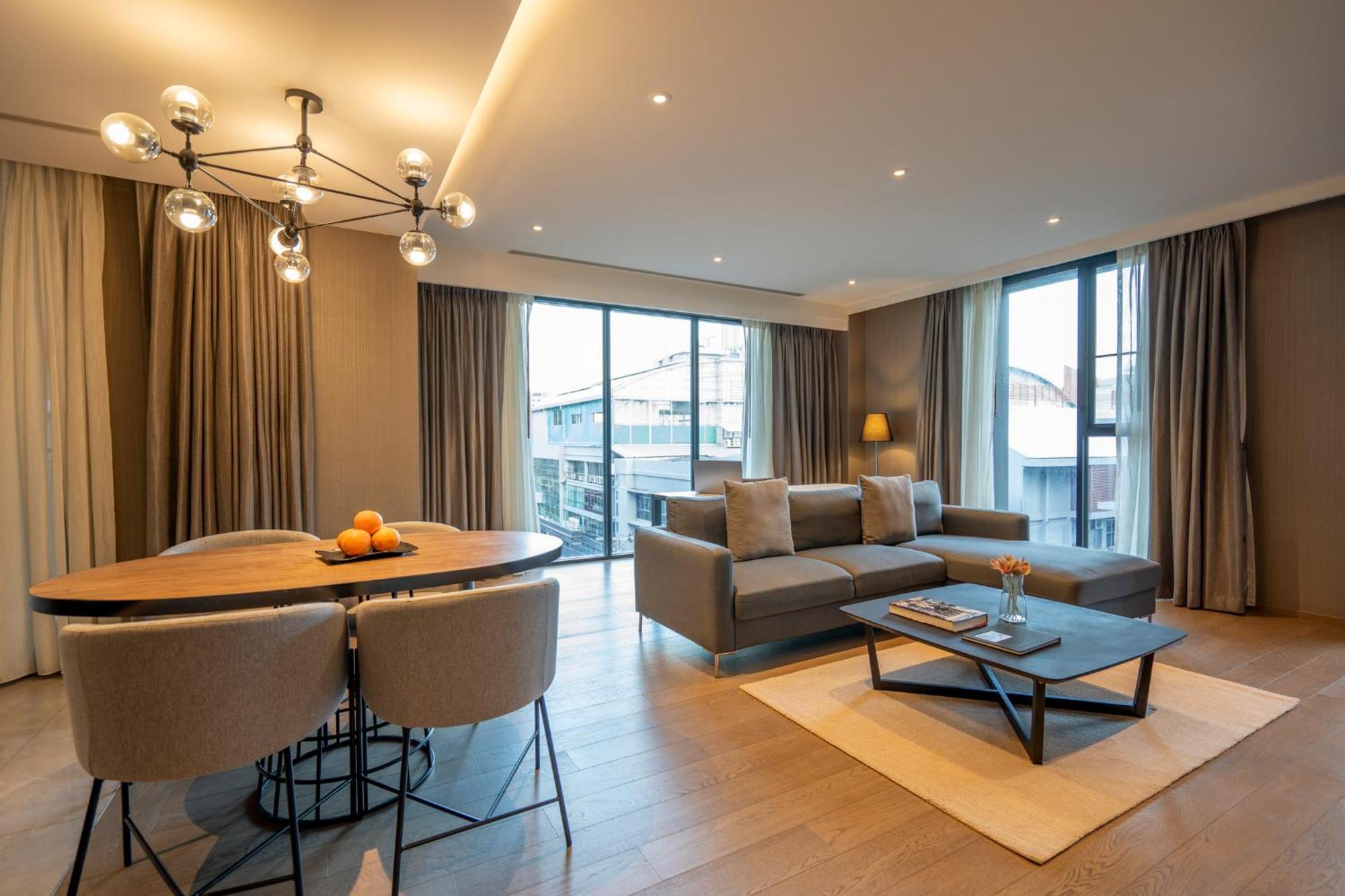 Walton Suites Sukhumvit Бангкок Экстерьер фото