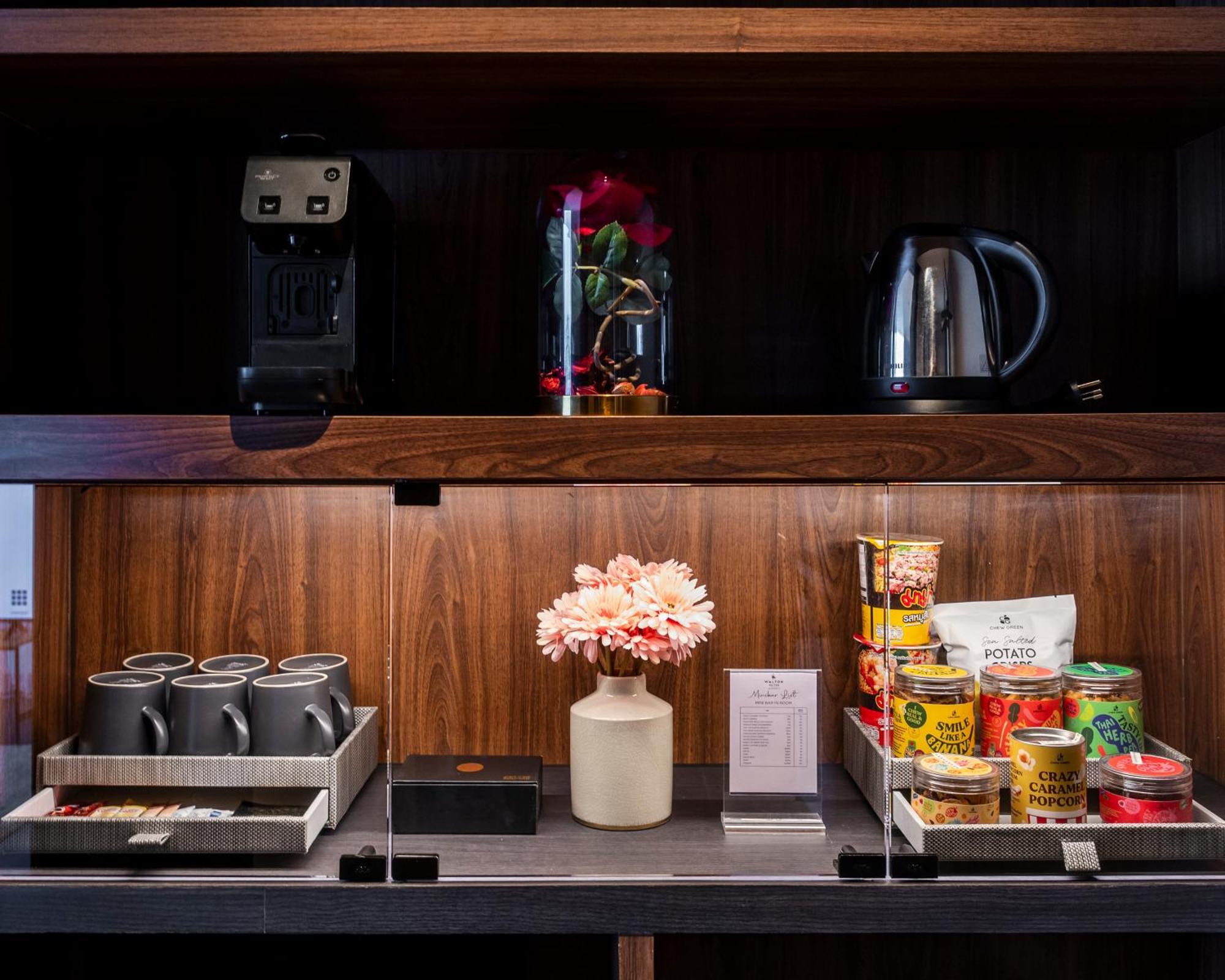 Walton Suites Sukhumvit Бангкок Экстерьер фото