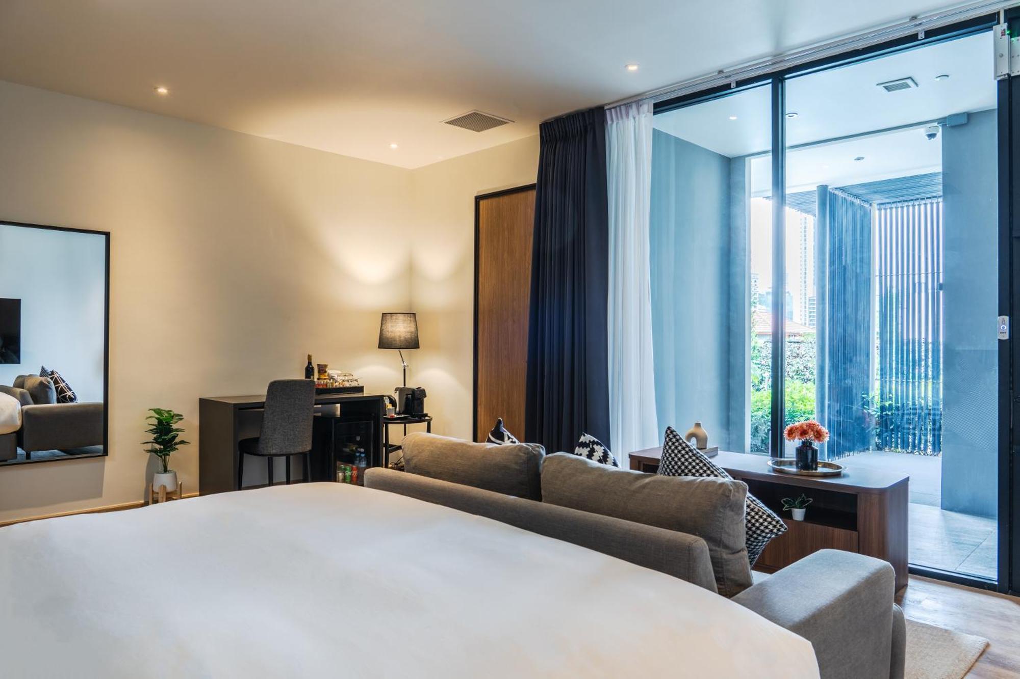 Walton Suites Sukhumvit Бангкок Экстерьер фото