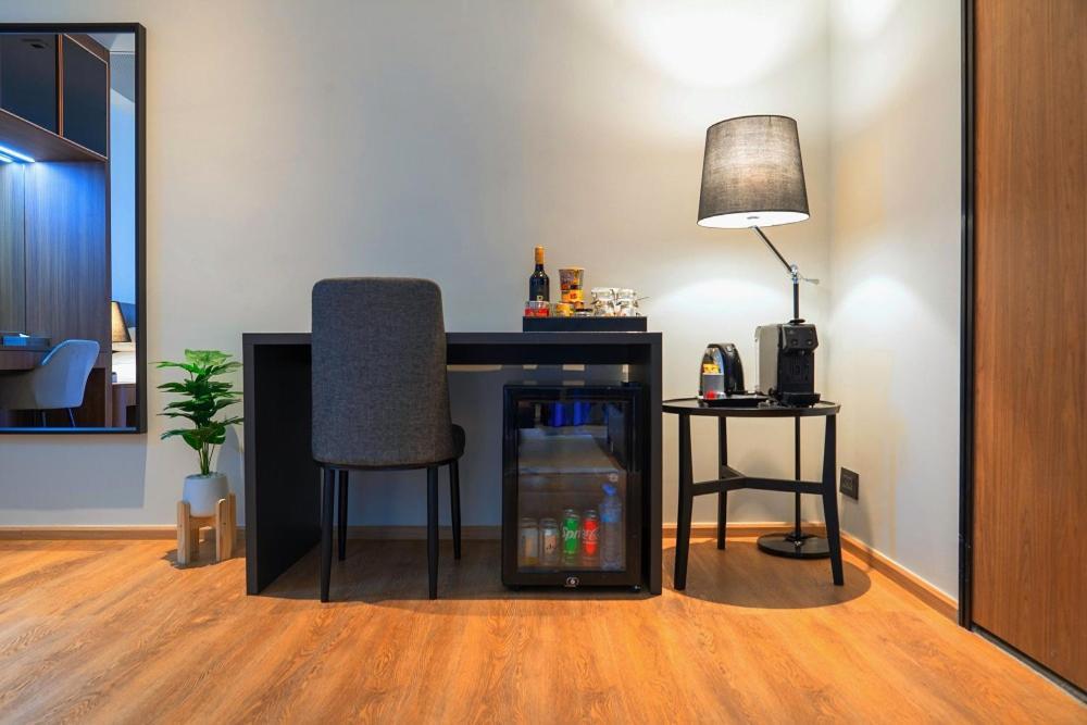 Walton Suites Sukhumvit Бангкок Экстерьер фото