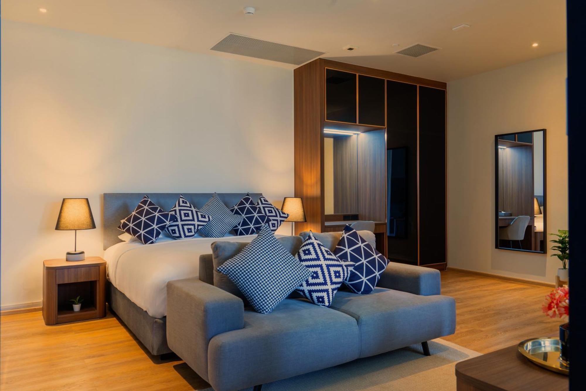 Walton Suites Sukhumvit Бангкок Экстерьер фото